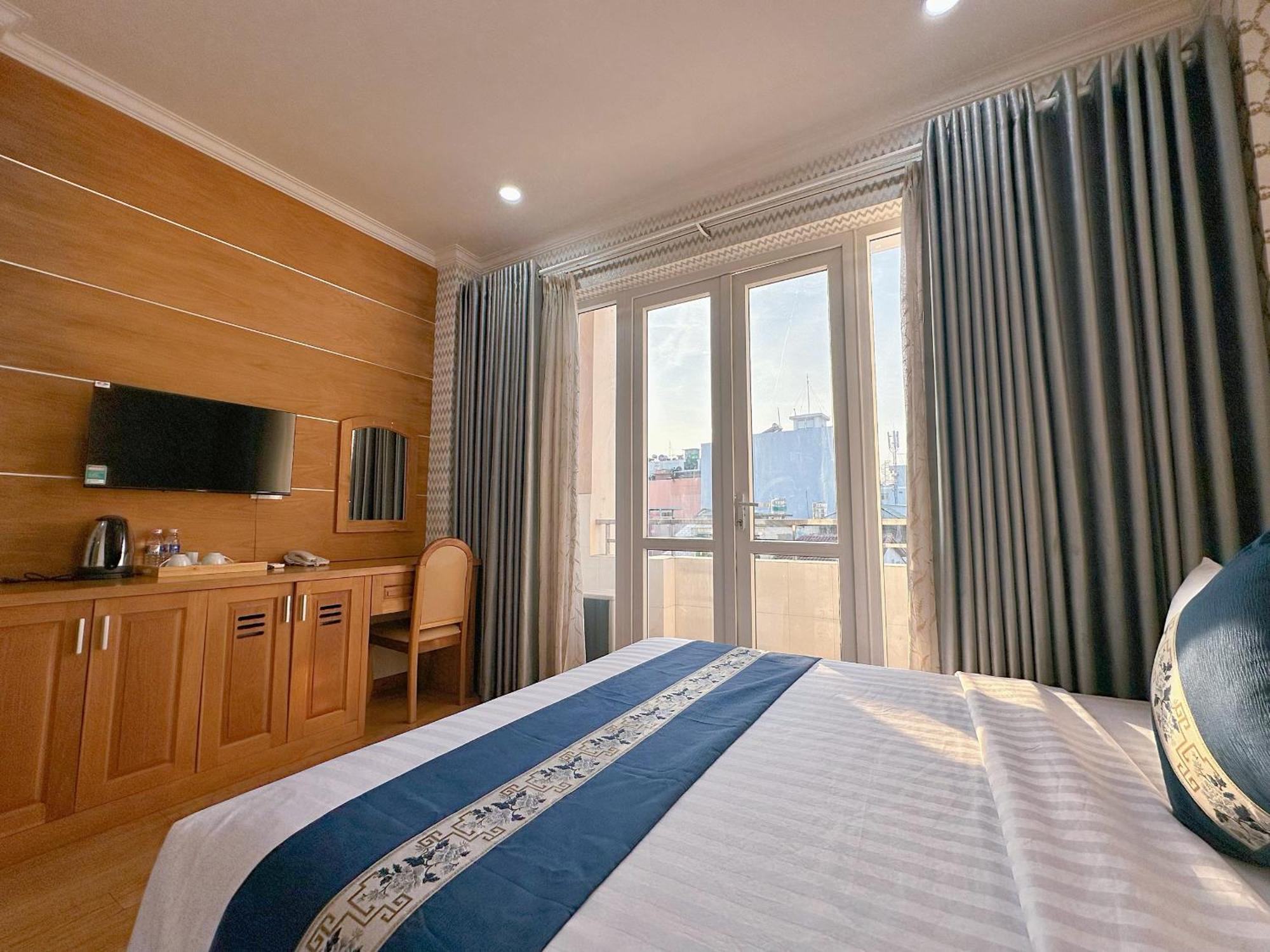 Tra My Hotel - Saigon Center Хошимин Екстериор снимка